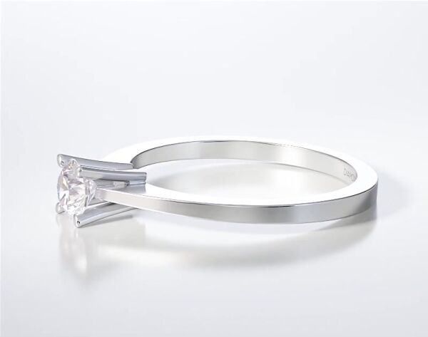 Engagement Ring LR343